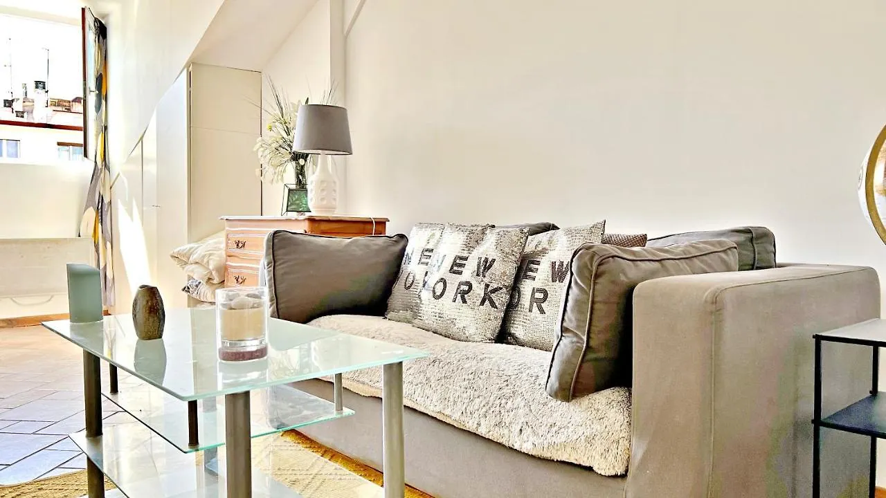 Gold Town Apartment Nice